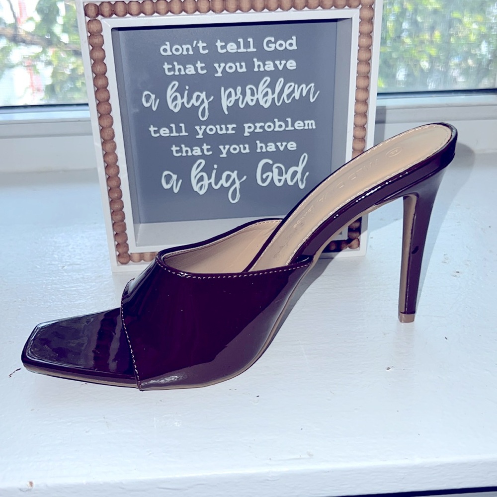 Shoe#7 - Picture 2 of 3